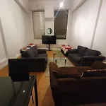 City Centre 2 Double Bedrooms New York Style Apartment With 6 Proper Beds - Most Central Location - Two Bathrooms And Full Kitchen In Thurland Street Close To Victoria Centre Shopping Centre - Outdoor Parking For Cars Or Vans At Five Pounds A Day