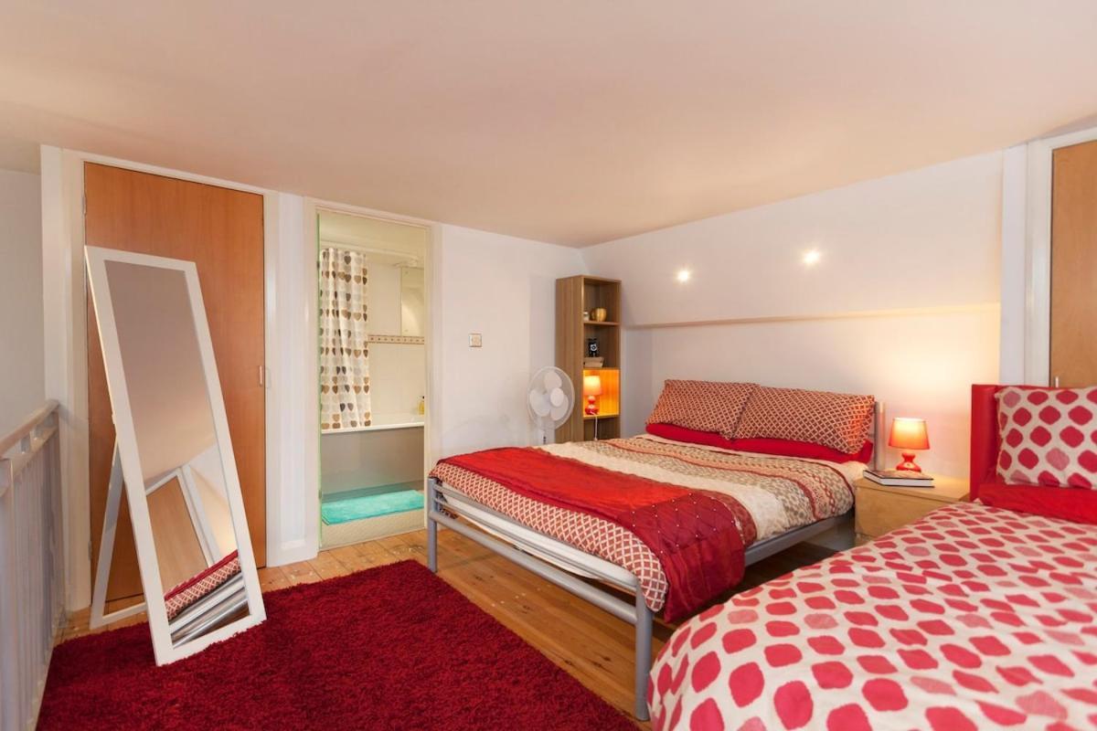Apartment City Centre 2 Double Bedrooms New York Style Apartment With 6 Proper Beds - Most Central Location - Two Bathrooms And Full Kitchen In Thurland Street Close To Victoria Centre Shopping Centre - Outdoor Parking For Cars Or Vans At Five Pounds A Day Nottingham