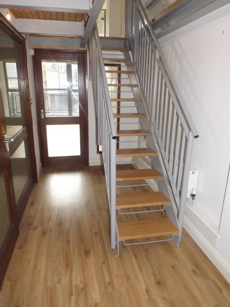 City Centre 2 Double Bedrooms New York Style Apartment With 6 Proper Beds - Most Central Location - Two Bathrooms And Full Kitchen In Thurland Street Close To Victoria Centre Shopping Centre - Outdoor Parking For Cars Or Vans At Five Pounds A Day